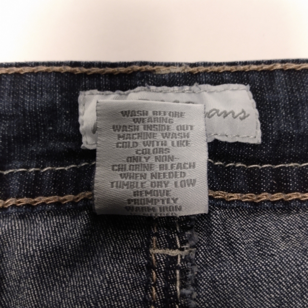 AP 11 Jeans ladies Capri sz 14w, Distressed Demin Blue pre-owned - Picture 5 of 5